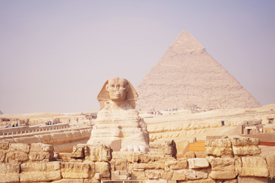 Le sphynx et la pyramide de Kephren en Egypte